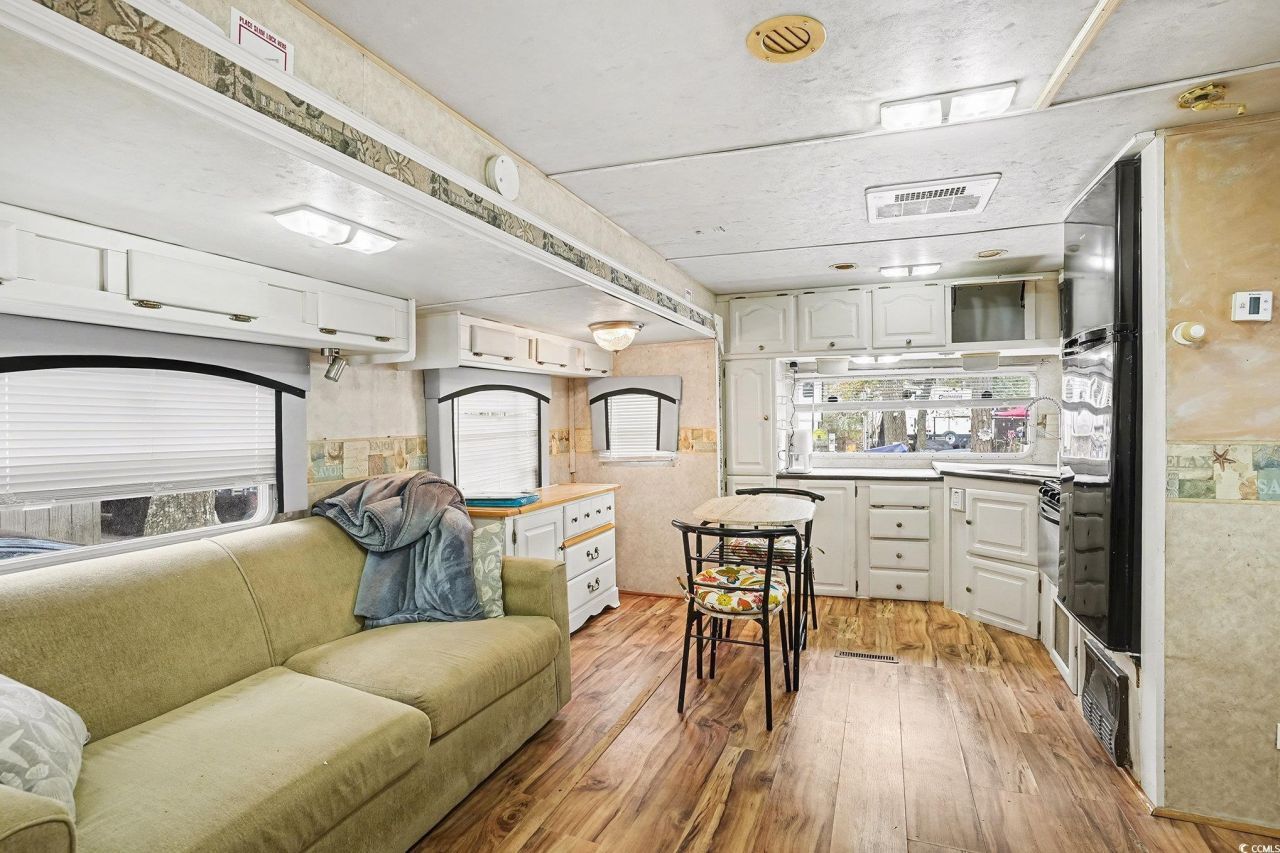 613-450 5th Ave. S Photo 9