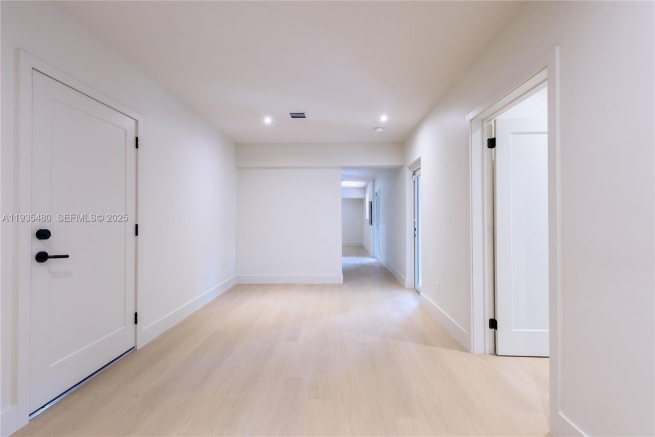 6250 SW 48th St, Miami, FL 33155 Photo