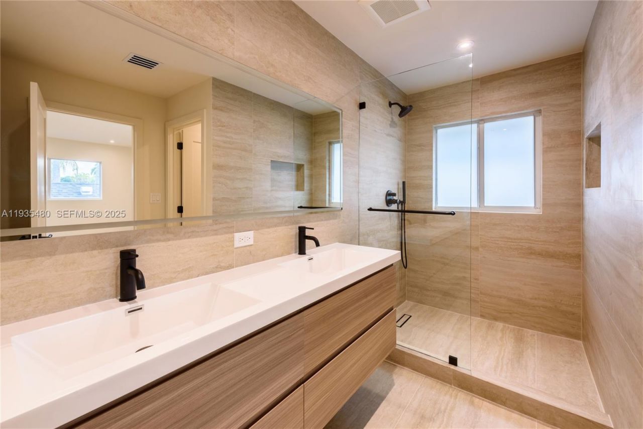 6250 SW 48th St, Miami, FL 33155 Photo