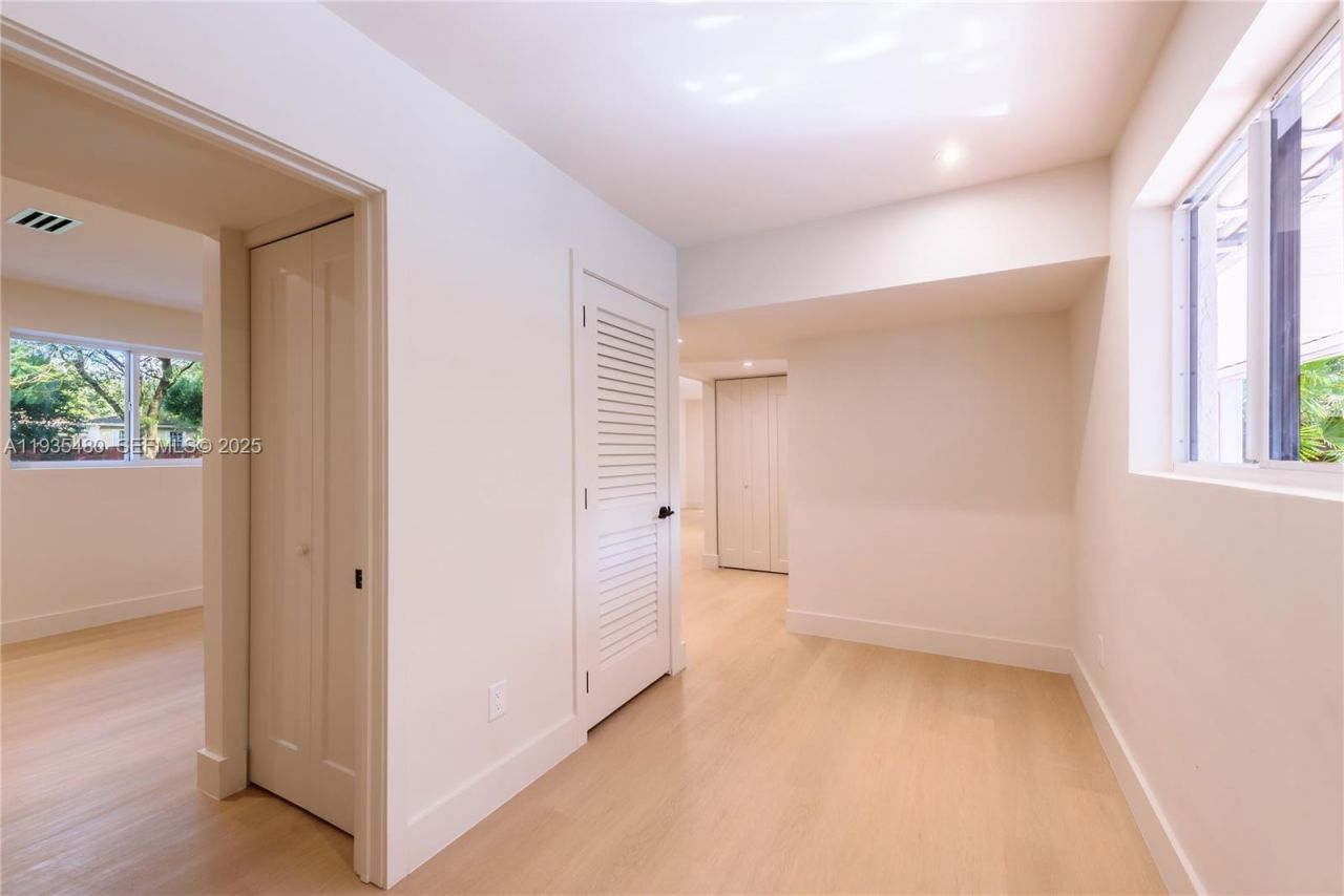 6250 SW 48th St, Miami, FL 33155 Photo