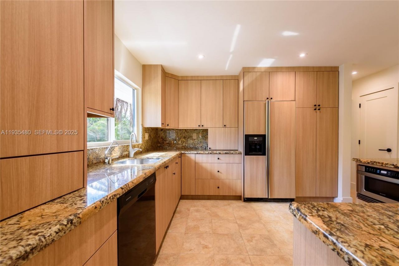 6250 SW 48th St, Miami, FL 33155 Photo