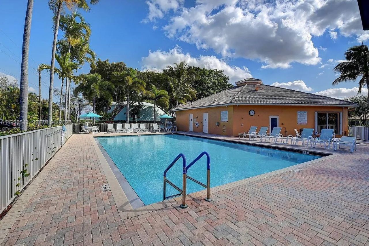 2437 S Coral Trace Cir, Unit 2437, Delray Beach, FL 33445 Photo