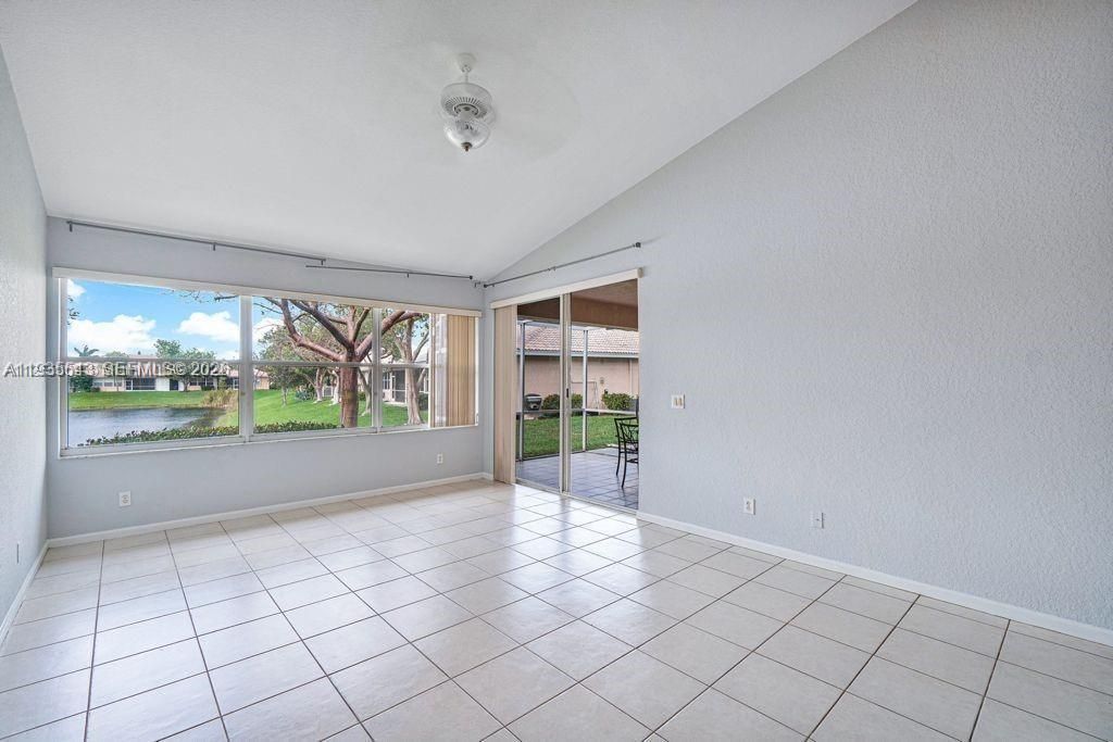 2437 S Coral Trace Cir, Unit 2437, Delray Beach, FL 33445 Photo