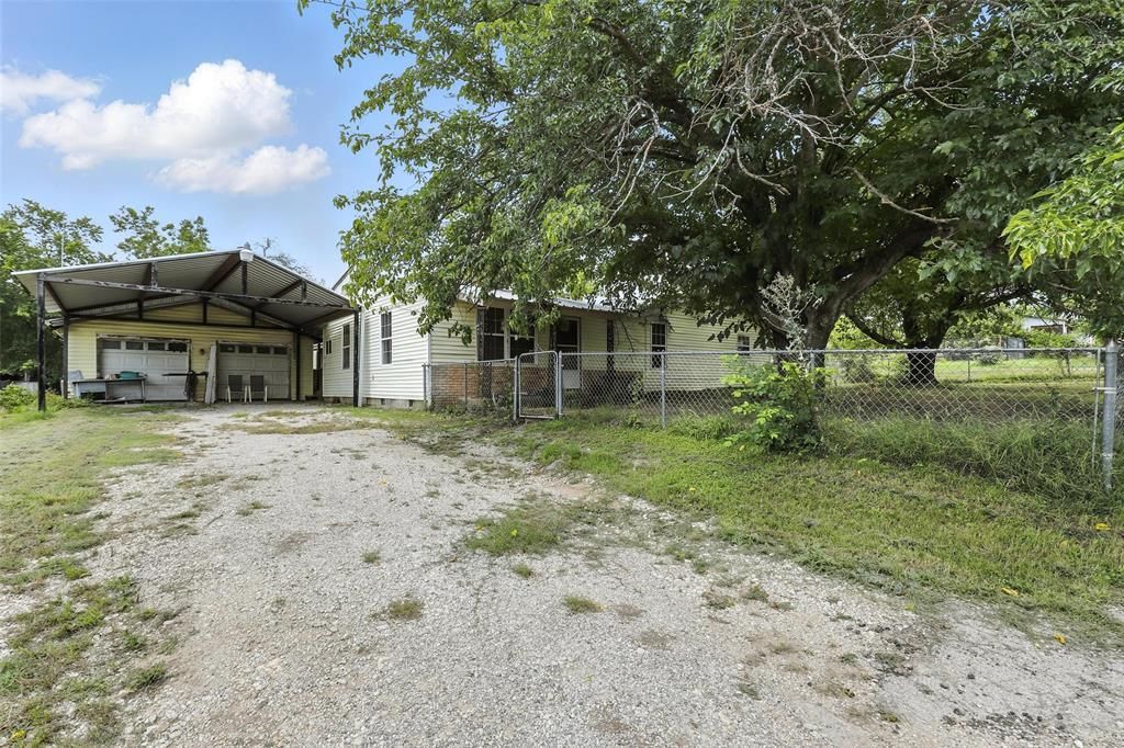 221 E 7th Street, Weatherford, TX 76086 Main Photo