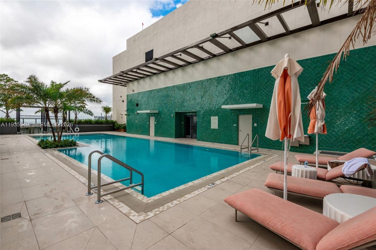 11 NE 6 St , Unit 1407, Miami, FL 33132 Photo