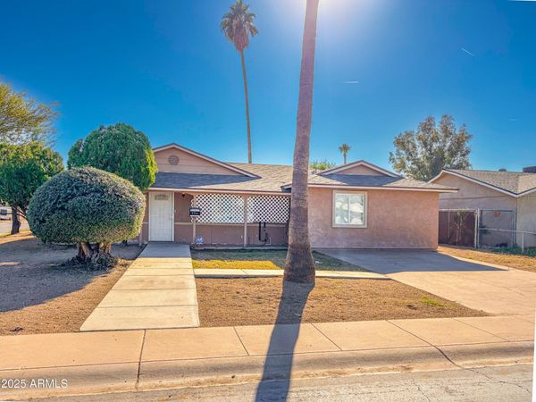 6301 W Earll Drive, Phoenix, AZ 85033