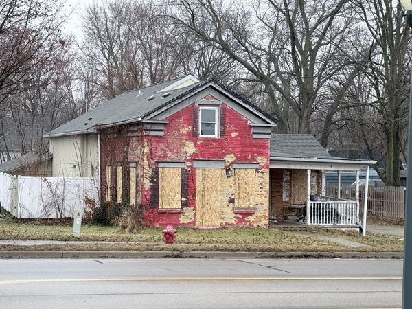 208 W Division Street, Dowagiac, MI 49047