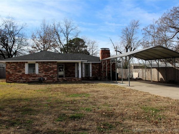 503 W McCurtain, Calera, OK 74730