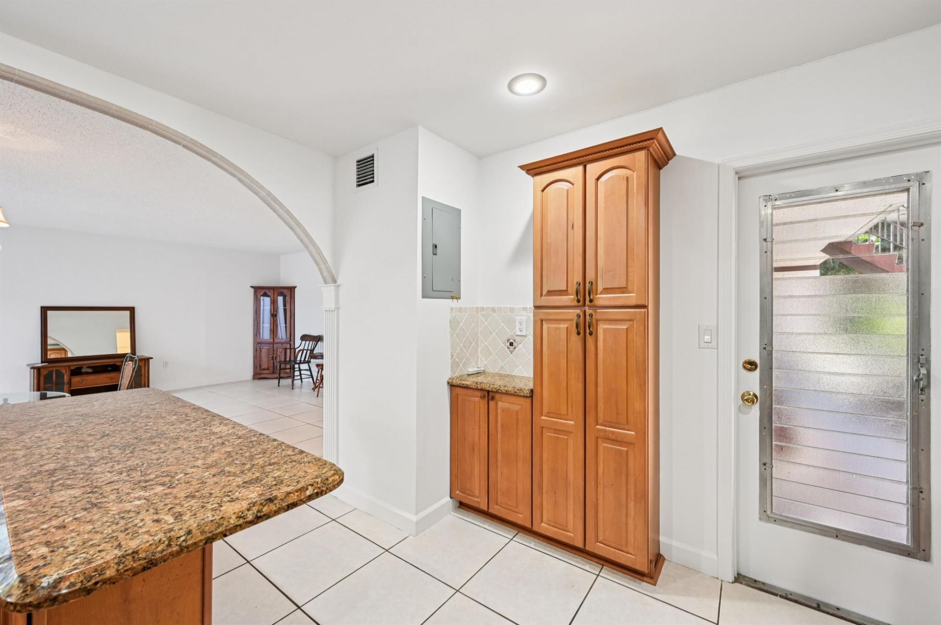 7 N Greenway Village N, Unit 111, Royal Palm Beach, FL 33411 Photo