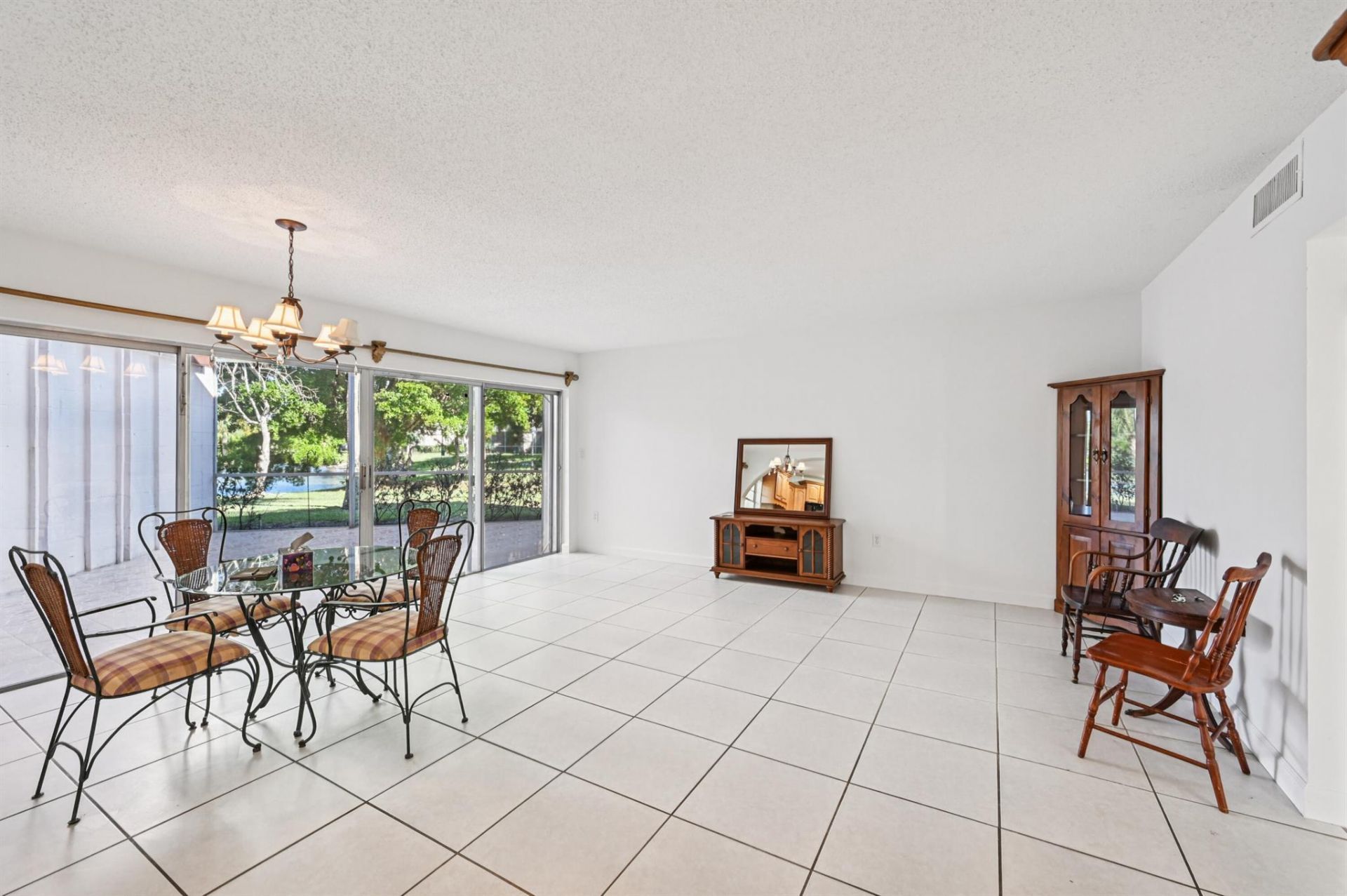 7 N Greenway Village N, Unit 111, Royal Palm Beach, FL 33411 Photo