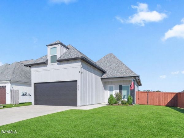 203 Olivewood Drive, Lafayette, LA 70508