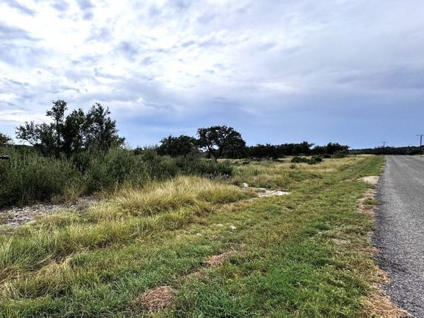 261 Grand Ranch, Hondo, TX 78861