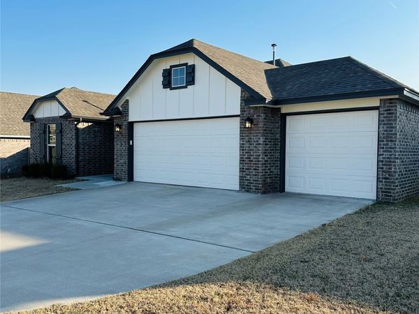 3634 E 143rd Place S, Bixby, OK 74008