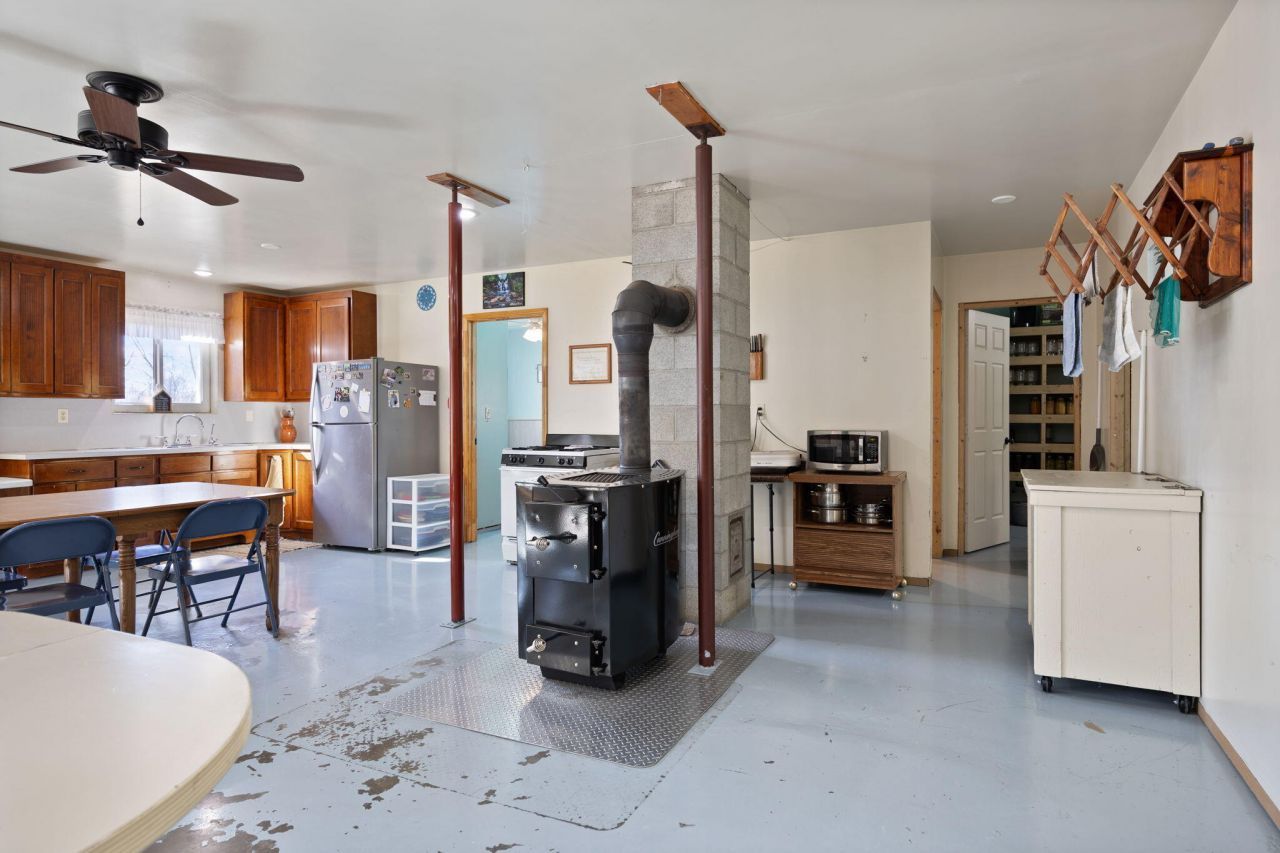 560 Hwy 243, Gravel Switch, KY 40328 Main Photo