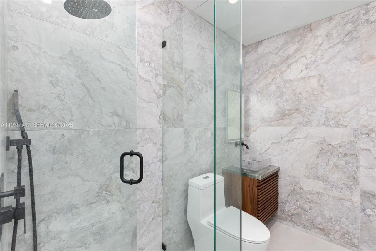 18735 NE 18th Ave, Miami, FL 33179 Photo