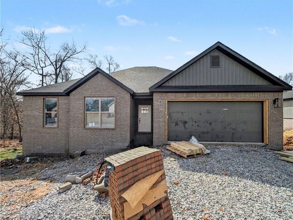 17 Orkney Drive, Bella Vista, AR 72715