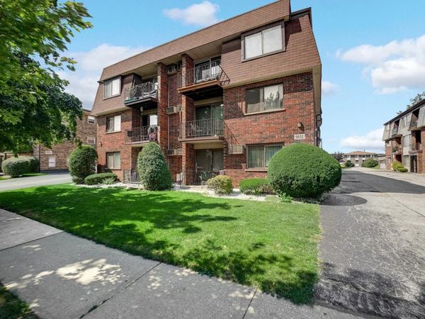 9832 Nottingham Avenue, Unit 17, Chicago Ridge, IL 60415