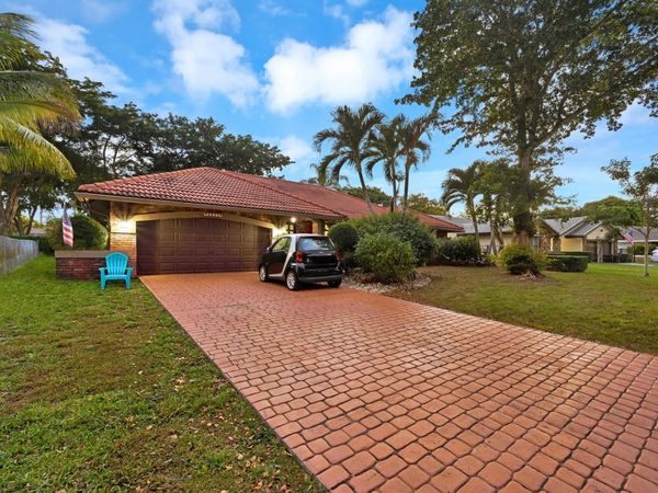 8622 NW 49th Drive, Coral Springs, FL 33067