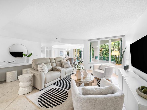 100 SE 5th Avenue, Unit 210, Boca Raton, FL 33432