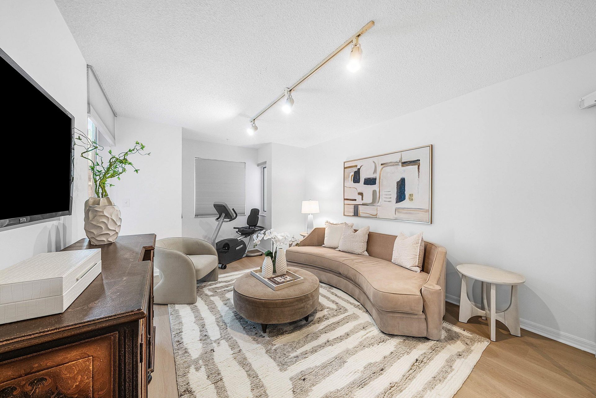 100 SE 5th Avenue, Unit 210, Boca Raton, FL 33432 Photo