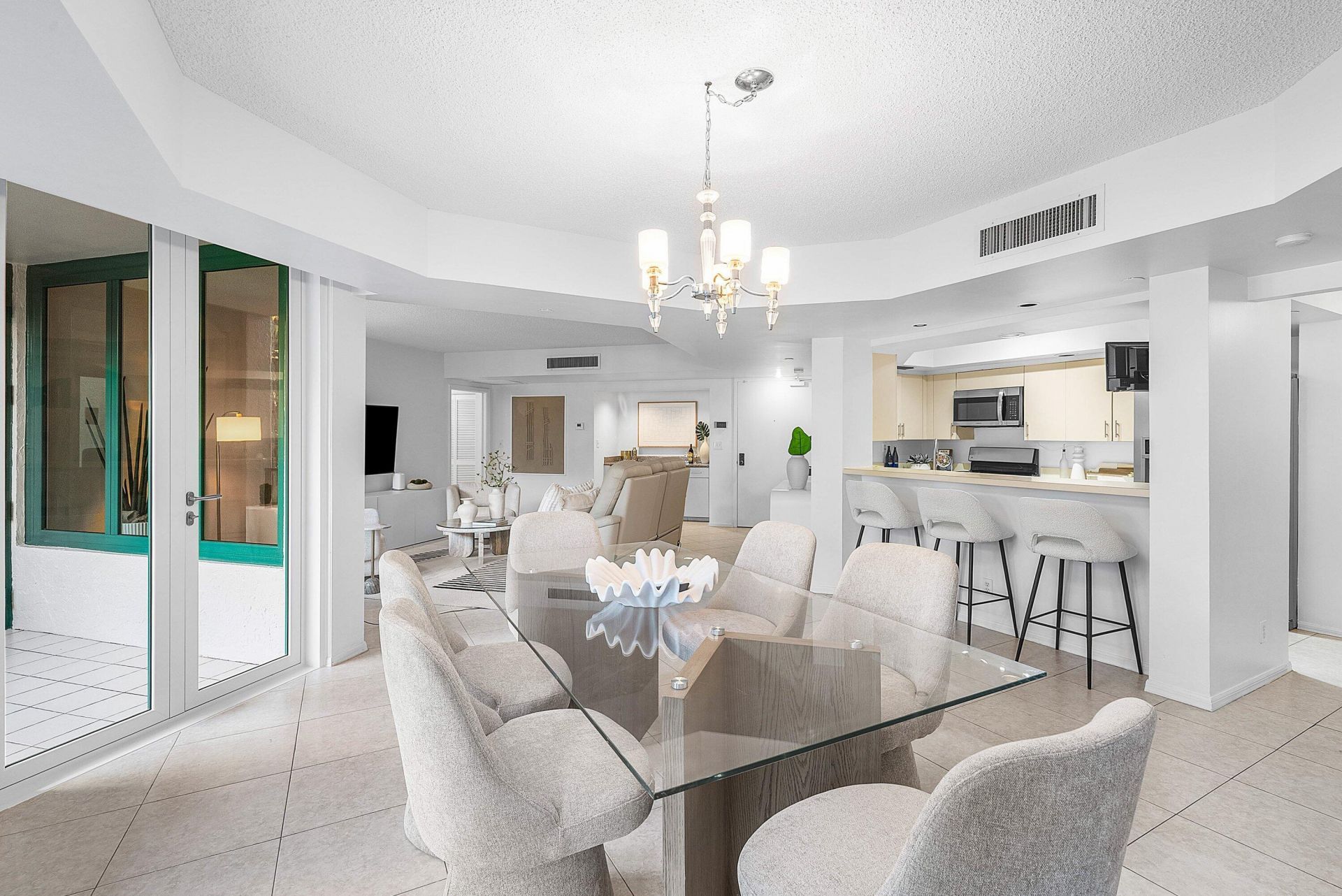 100 SE 5th Avenue, Unit 210, Boca Raton, FL 33432 Photo