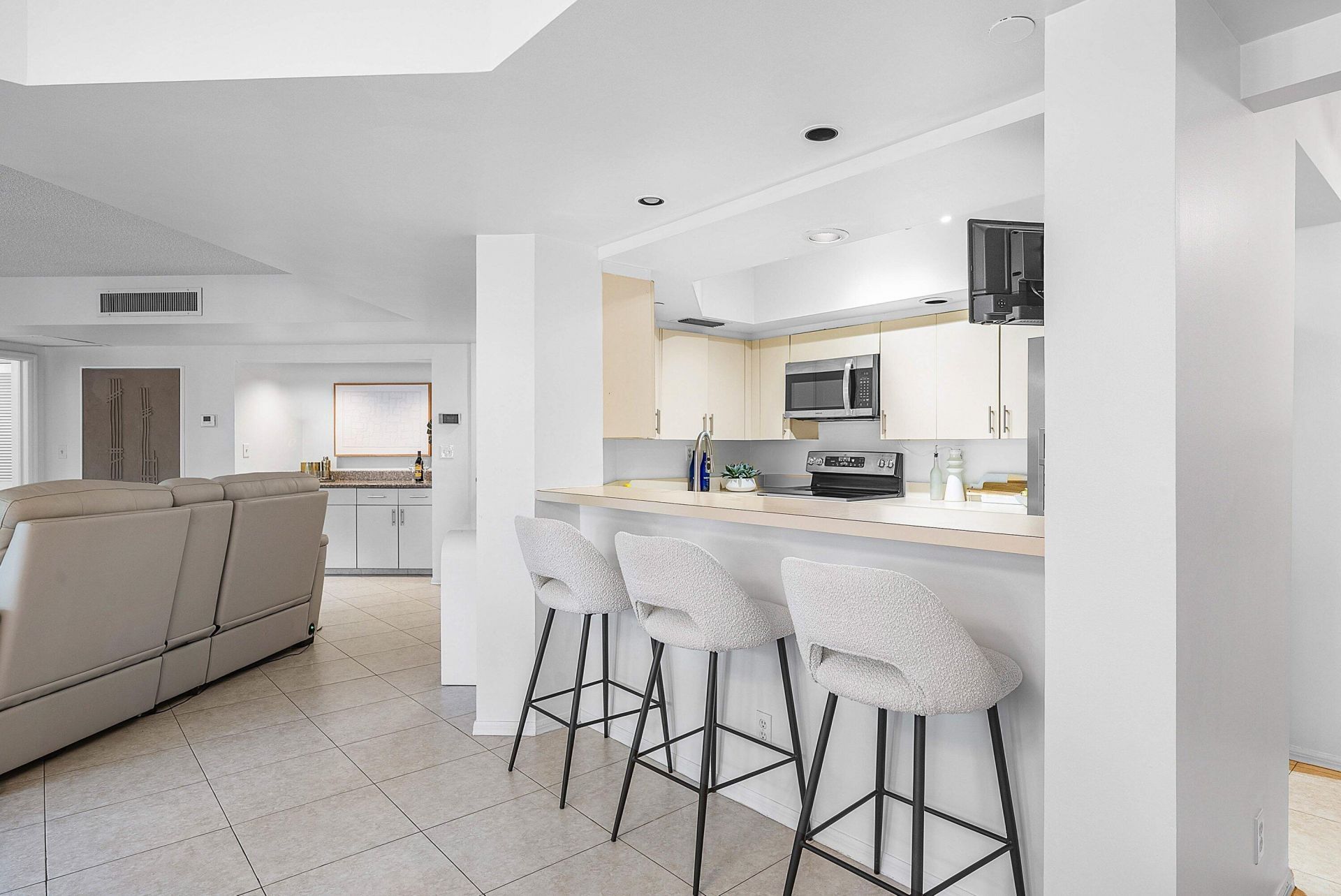 100 SE 5th Avenue, Unit 210, Boca Raton, FL 33432 Photo