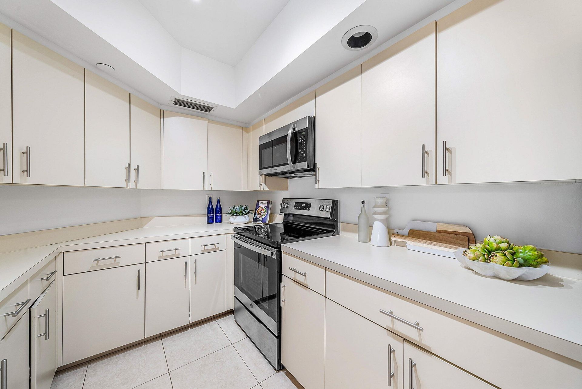 100 SE 5th Avenue, Unit 210, Boca Raton, FL 33432 Photo