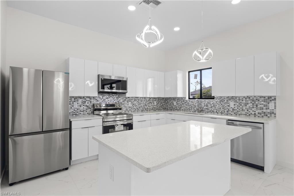2810 NW 19th Ave, Cape Coral, FL 33993 Photo