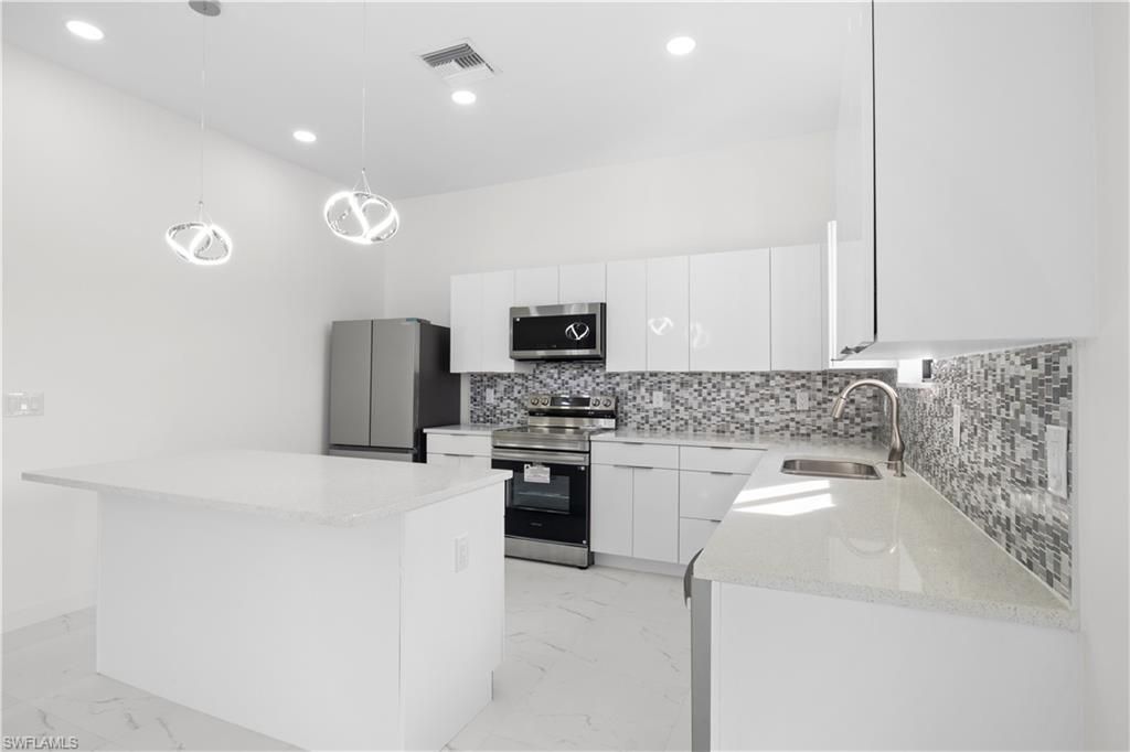 2810 NW 19th Ave, Cape Coral, FL 33993 Photo
