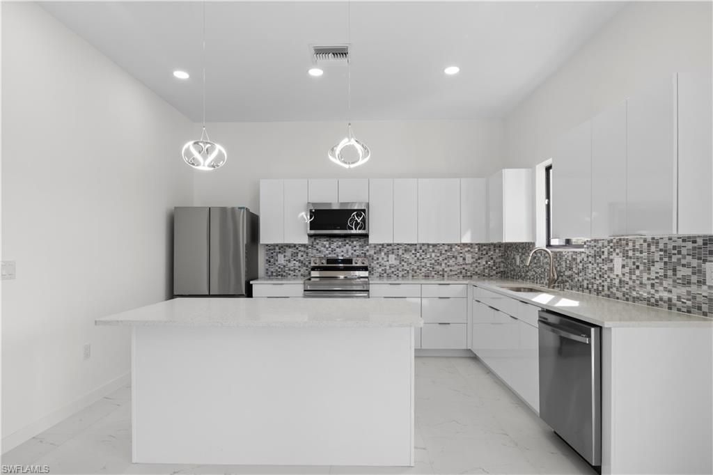 2810 NW 19th Ave, Cape Coral, FL 33993 Photo