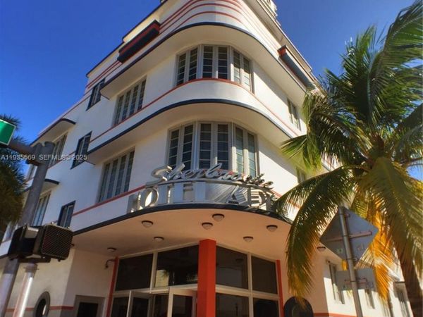 901 Collins Ave, Unit 301, Miami Beach, FL 33139