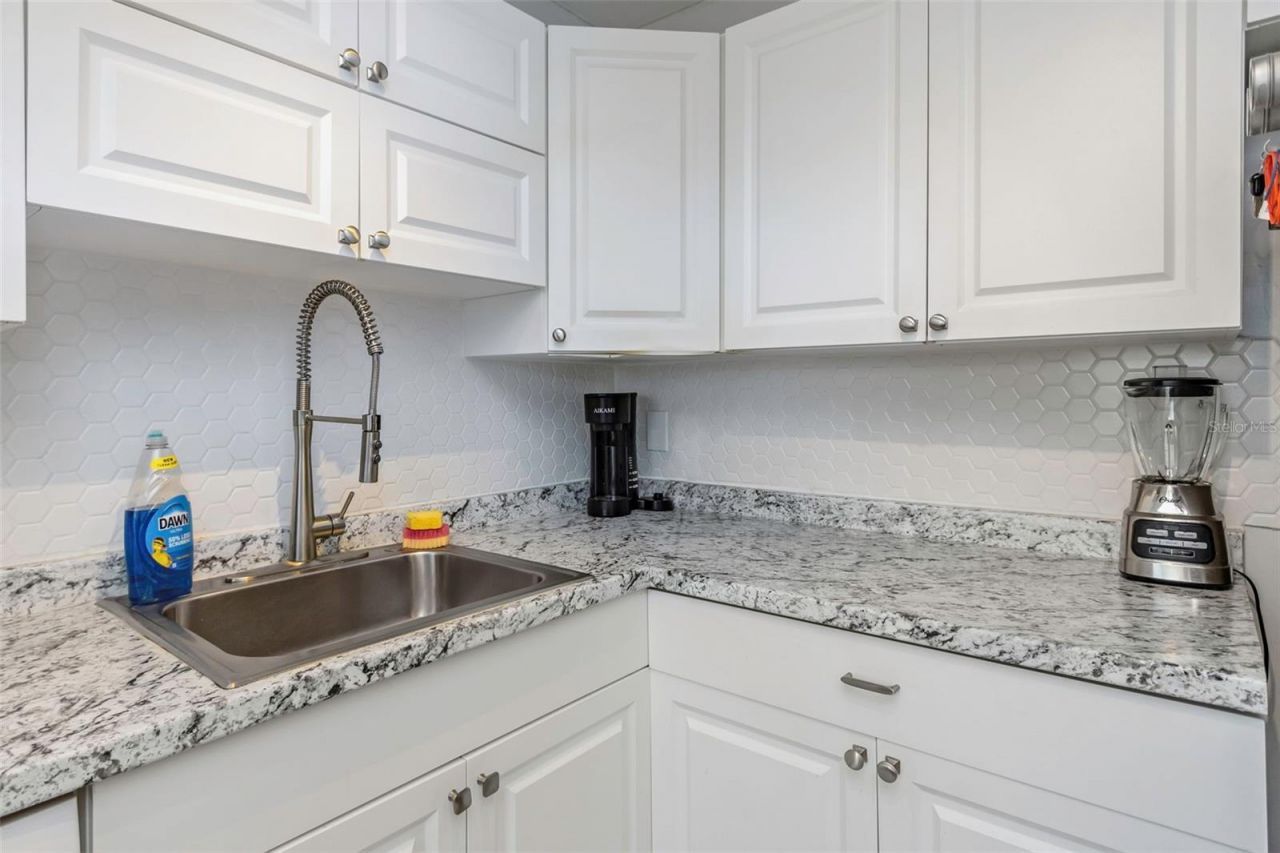 1900 68th Street N, Unit 110, Saint Petersburg, FL 33710 Photo