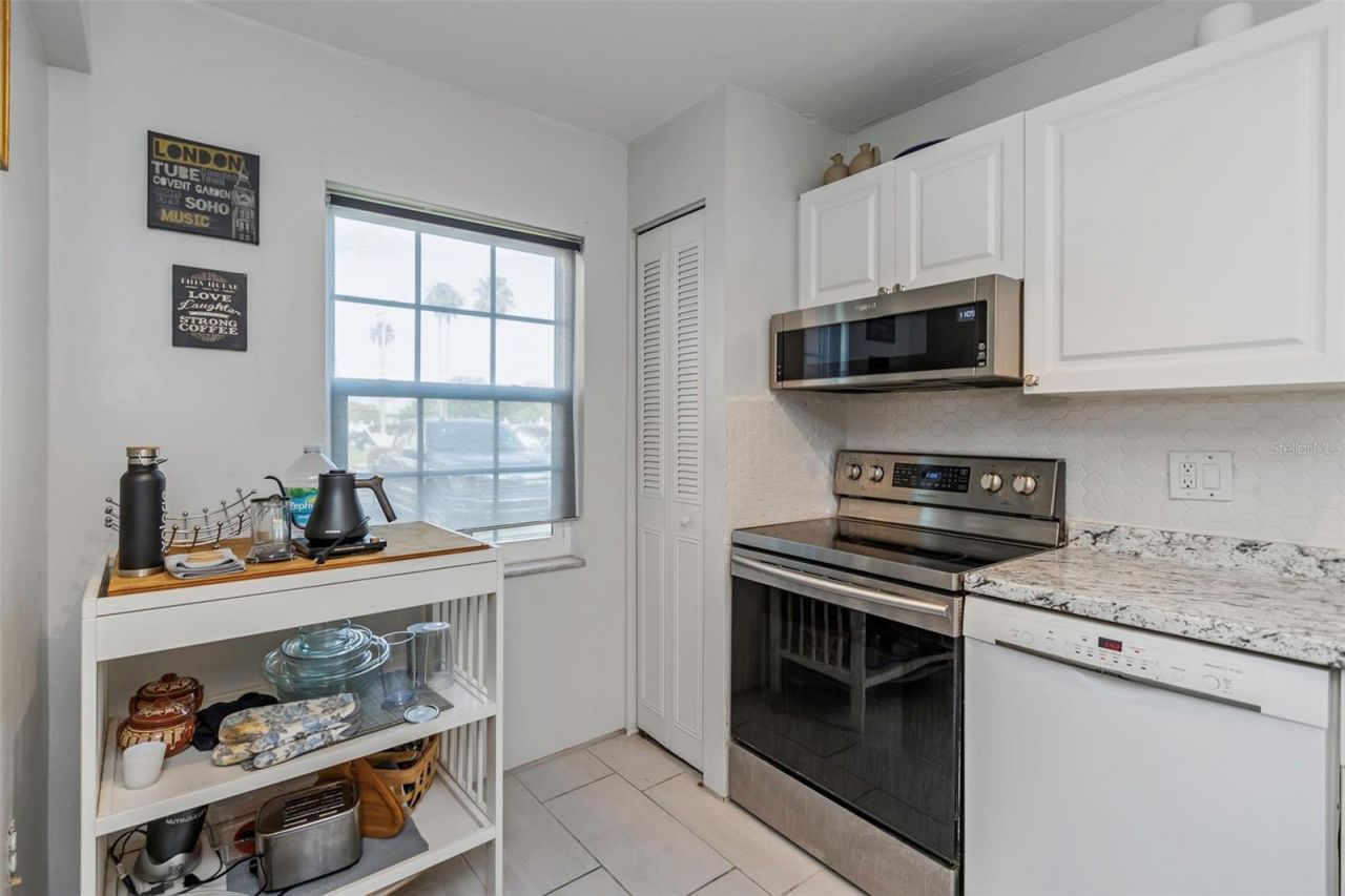 1900 68th Street N, Unit 110, Saint Petersburg, FL 33710 Photo