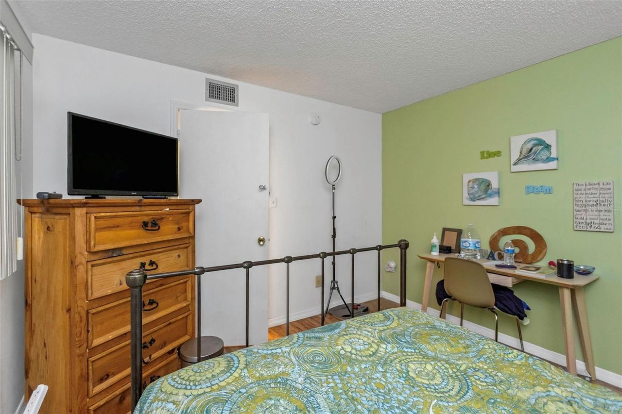 1900 68th Street N, Unit 110, Saint Petersburg, FL 33710 Photo