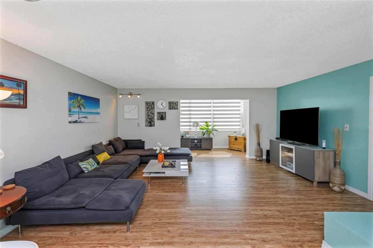 1900 68th Street N, Unit 110, Saint Petersburg, FL 33710 Photo