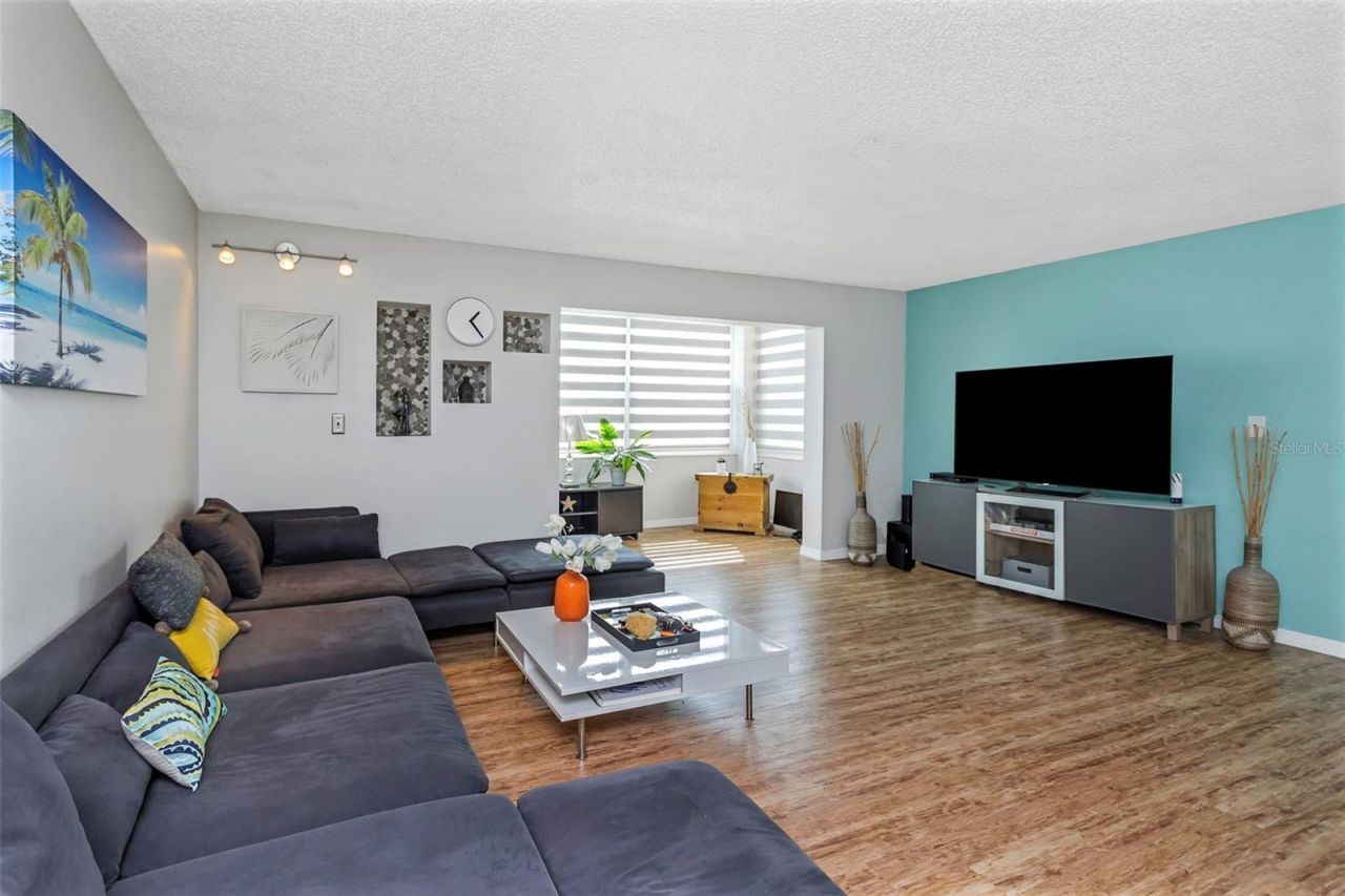 1900 68th Street N, Unit 110, Saint Petersburg, FL 33710 Photo