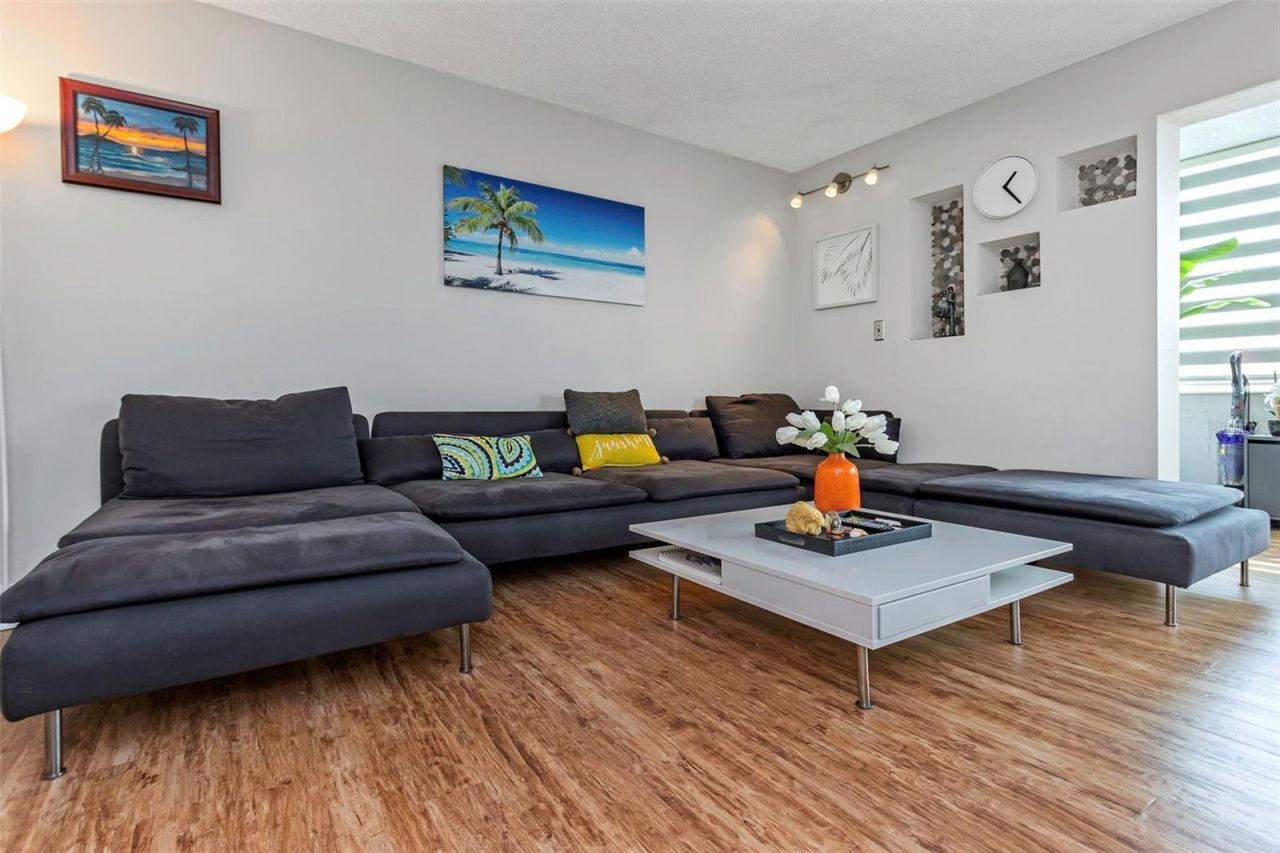 1900 68th Street N, Unit 110, Saint Petersburg, FL 33710 Photo