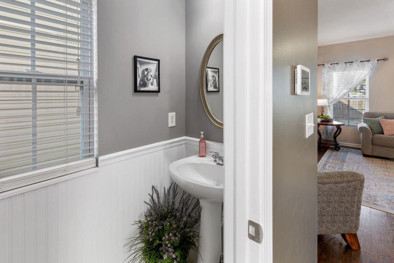 3857 Annapolis Way Photo 5