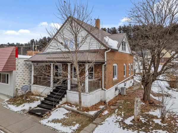 104 Center Street, Wonewoc, WI 53968