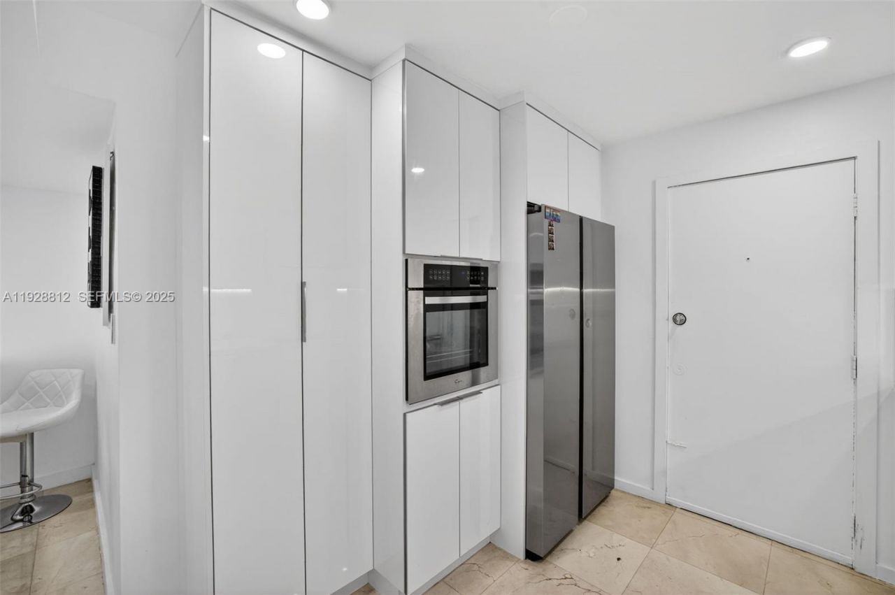 9250 W Bay Harbor Dr , Unit 5D, Bay Harbor Islands, FL 33154 Photo