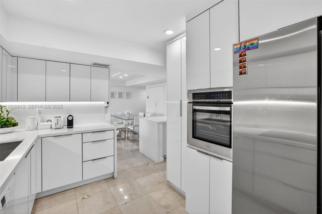 9250 W Bay Harbor Dr , Unit 5D, Bay Harbor Islands, FL 33154 Photo