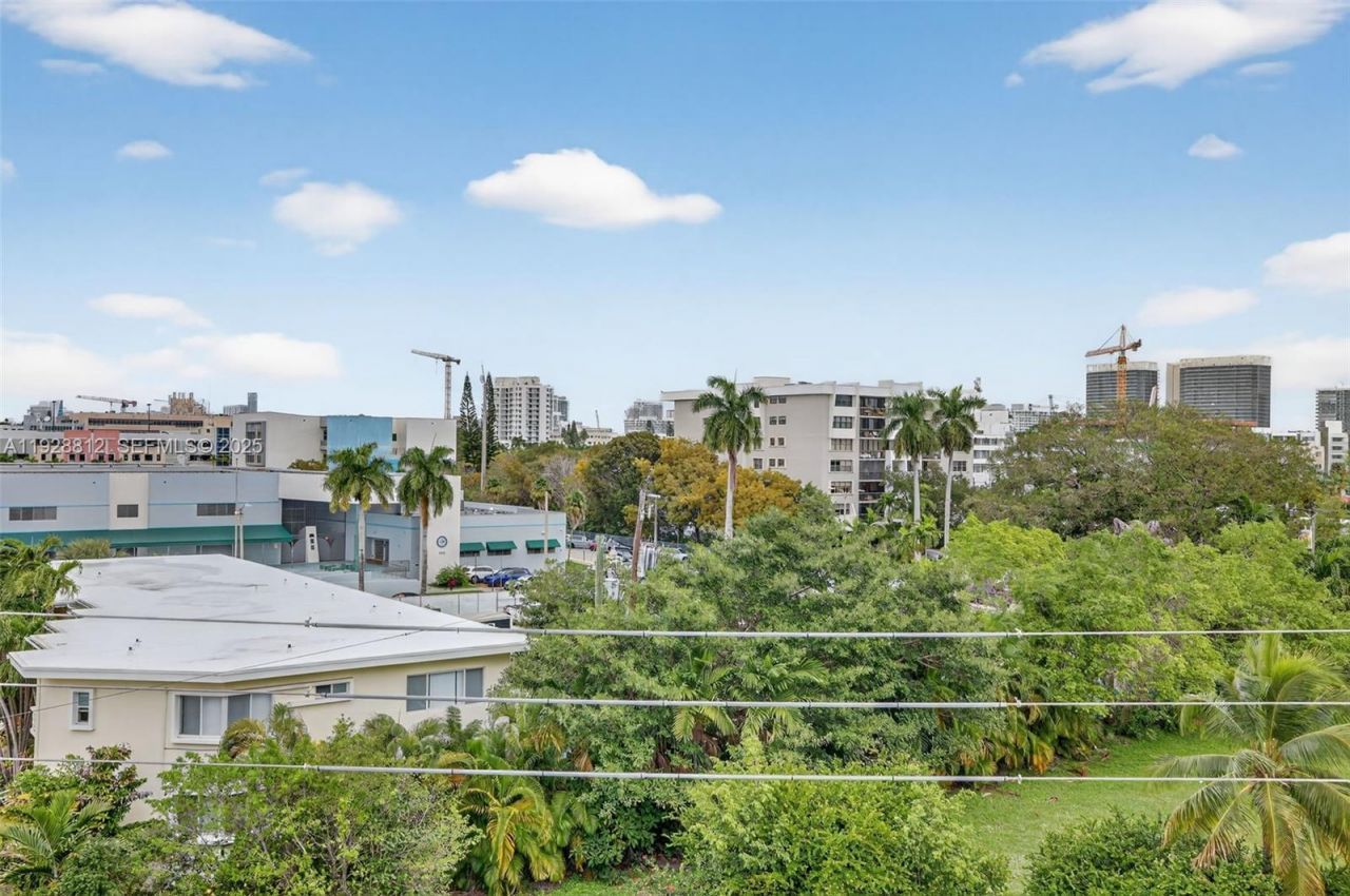 9250 W Bay Harbor Dr , Unit 5D, Bay Harbor Islands, FL 33154 Photo