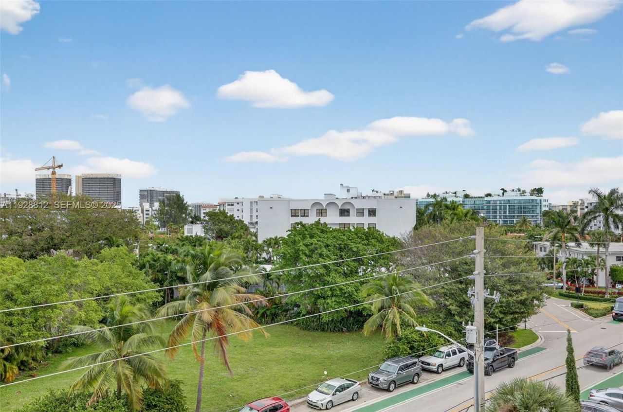 9250 W Bay Harbor Dr , Unit 5D, Bay Harbor Islands, FL 33154 Photo