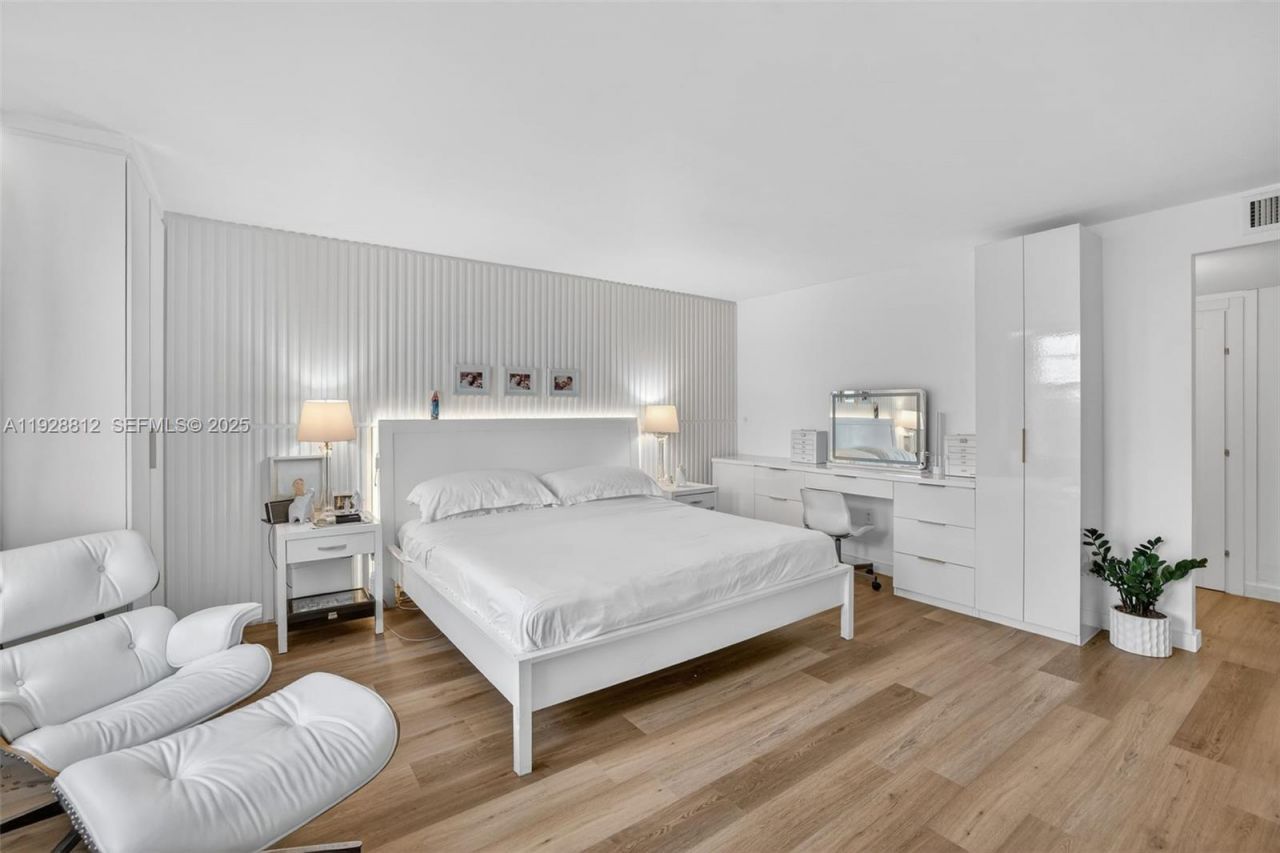 9250 W Bay Harbor Dr , Unit 5D, Bay Harbor Islands, FL 33154 Photo