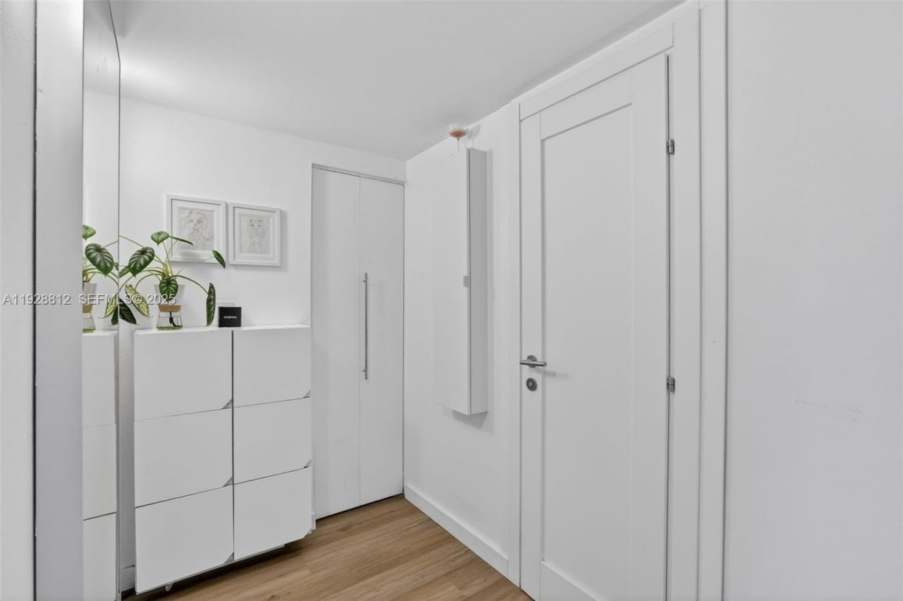 9250 W Bay Harbor Dr , Unit 5D, Bay Harbor Islands, FL 33154 Photo