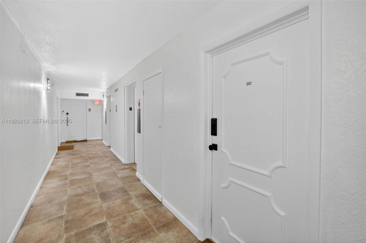 9250 W Bay Harbor Dr , Unit 5D, Bay Harbor Islands, FL 33154 Photo