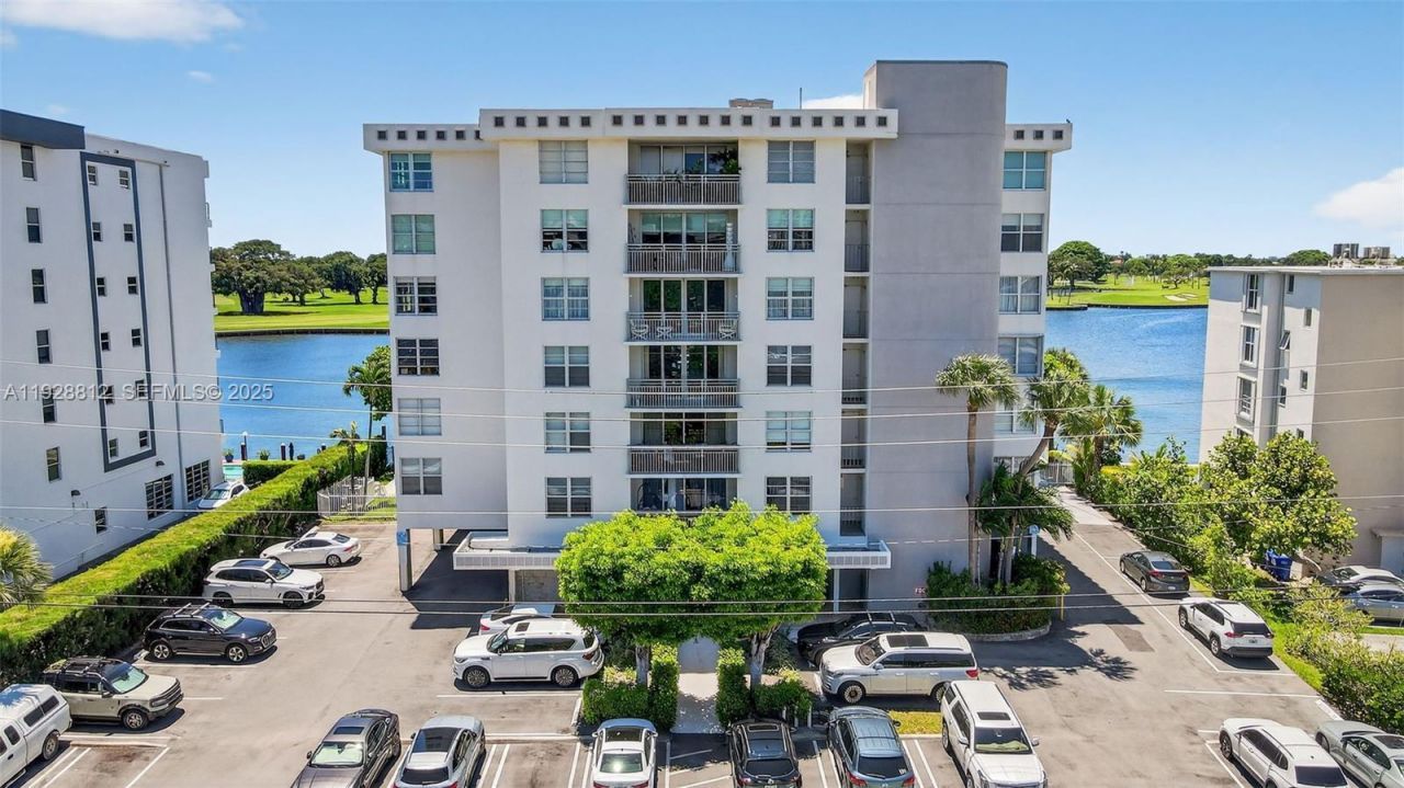 9250 W Bay Harbor Dr , Unit 5D, Bay Harbor Islands, FL 33154 Photo