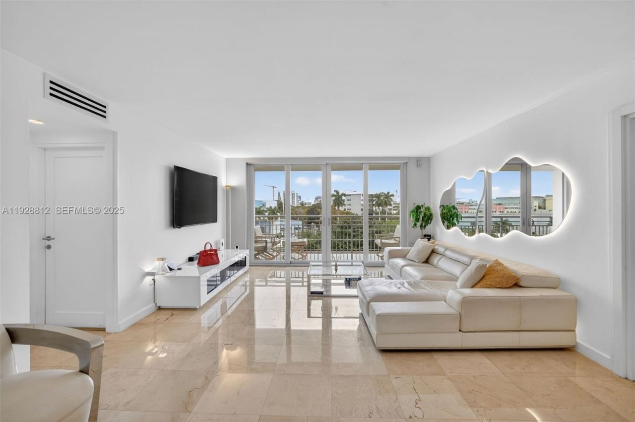 9250 W Bay Harbor Dr , Unit 5D, Bay Harbor Islands, FL 33154 Photo