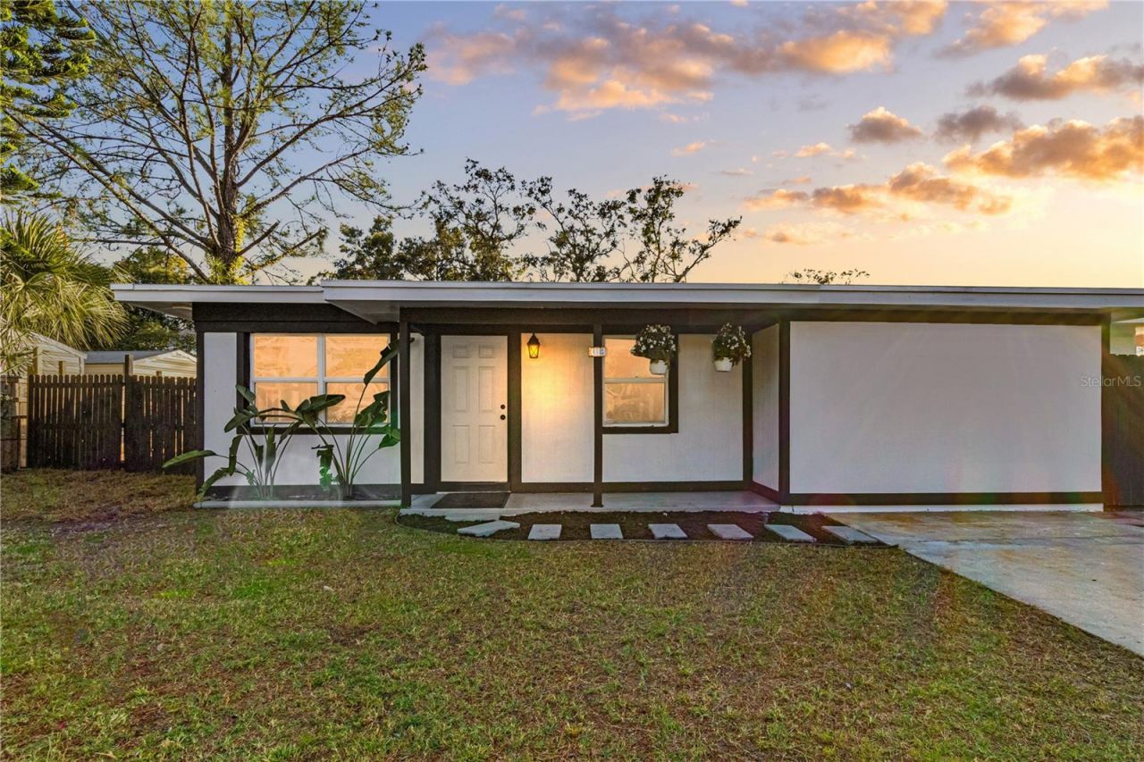 6903 Travis Boulevard, Tampa, FL 33610 Main Photo