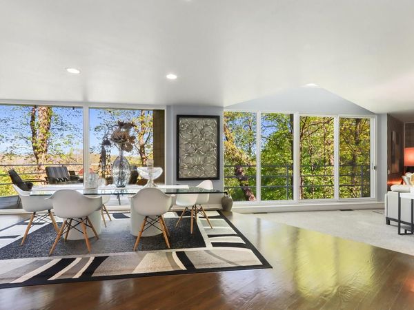 906 Tarrant DRIVE, Fontana, WI 53125